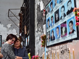День памяти жертв террористического акта в спортивном зале школы № 1 в Беслане, 2016 год. Фото: ТАСС