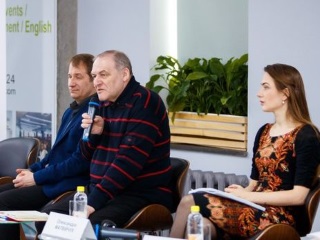 Правозащитники Богдан Мойса, Евгений Захаров и Александра Матвийчук представили отчет о соблюдении прав человека в Украине. Фото: helsinki.org.ua