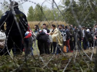 Беженцы на границе Хорватии и Венгрии. Фото: AP